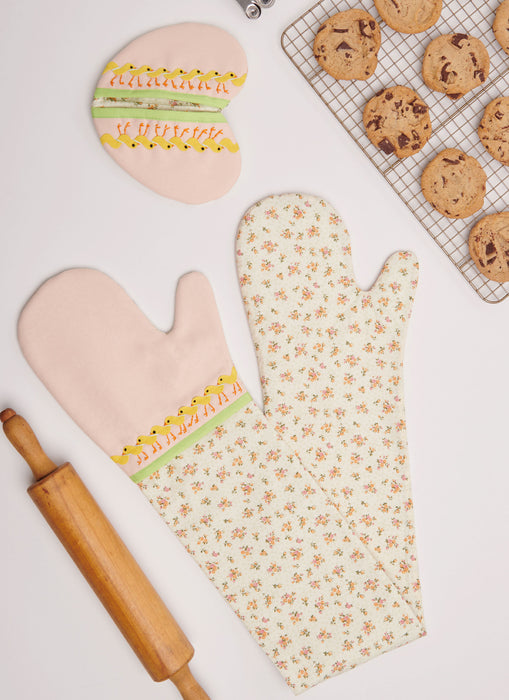 S9873 Apron and Kitchen Accessories