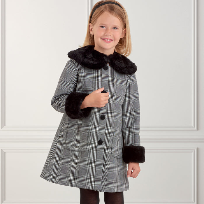S9461 Children's Coat. Size: 3-8 y