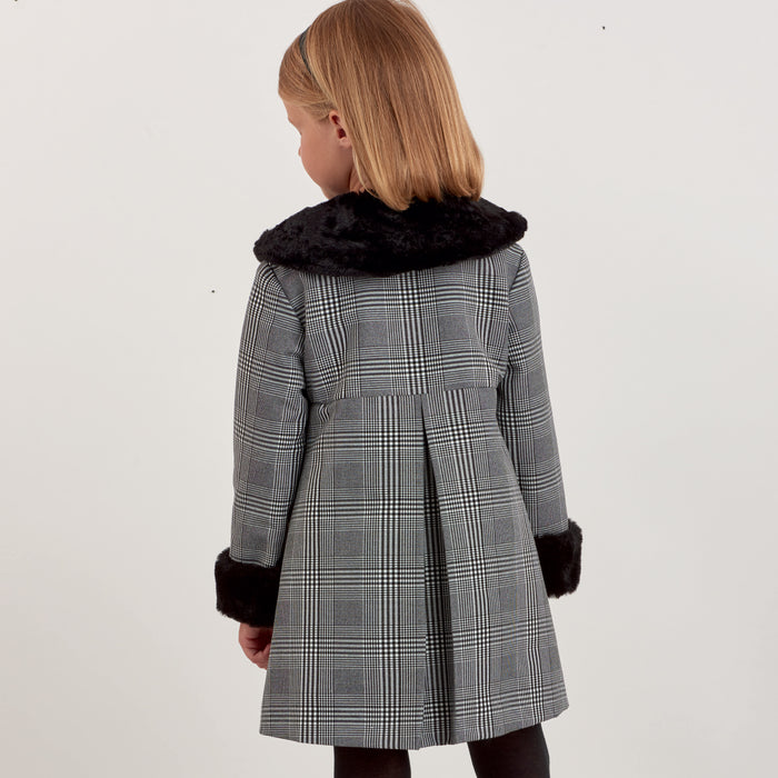 S9461 Children's Coat. Size: 3-8 y
