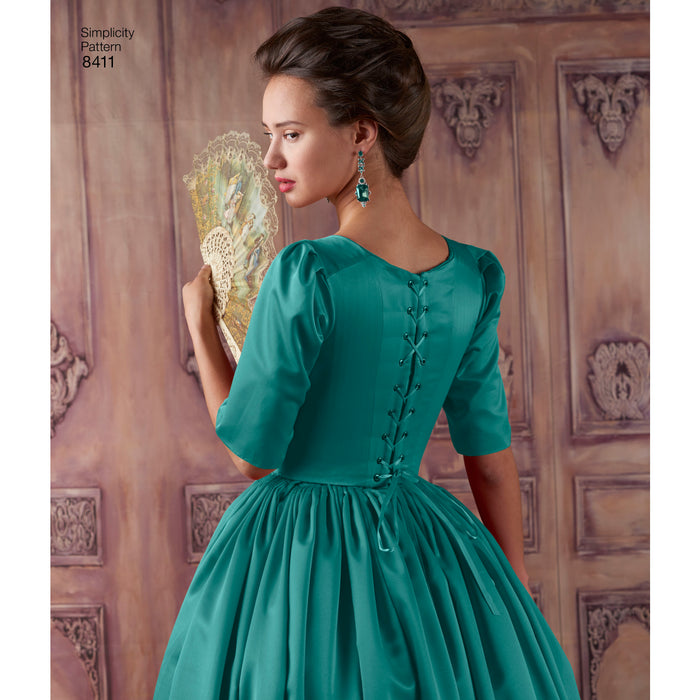 8411 Misses' 18th Century Costume. Size: 32-48