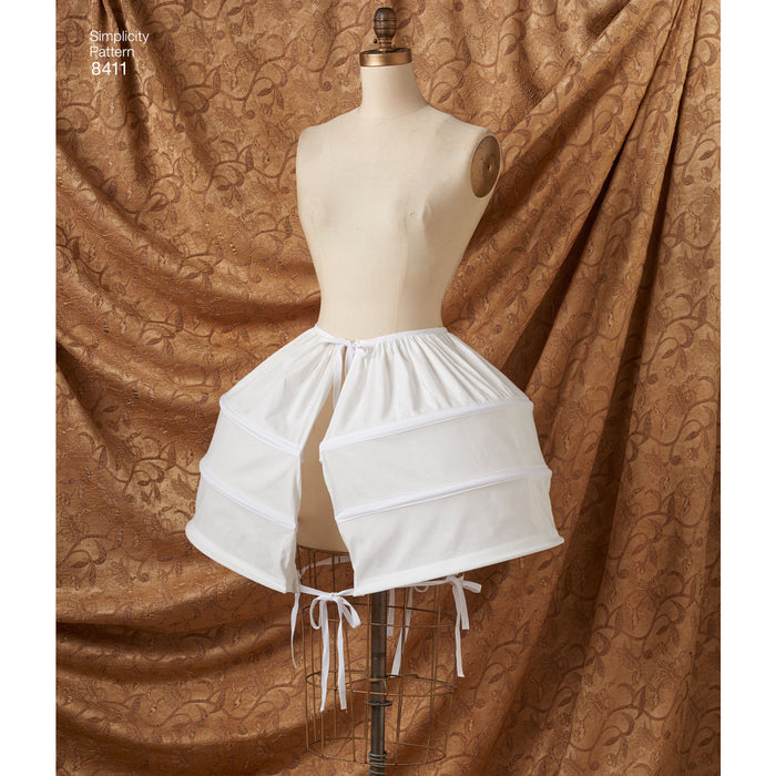 8411 Misses' 18th Century Costume. Size: 32-48
