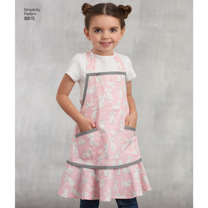 8815 Children's and Misses' Aprons. Size: Kid´s S-L (3-8 y) / Adults S-L (36-46)